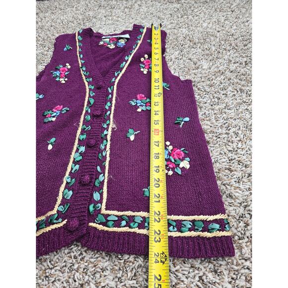 Vintage Knit Sweater Vest Purple Floral Embroidered Cottagecore Grandmacore - Picture 7 of 8